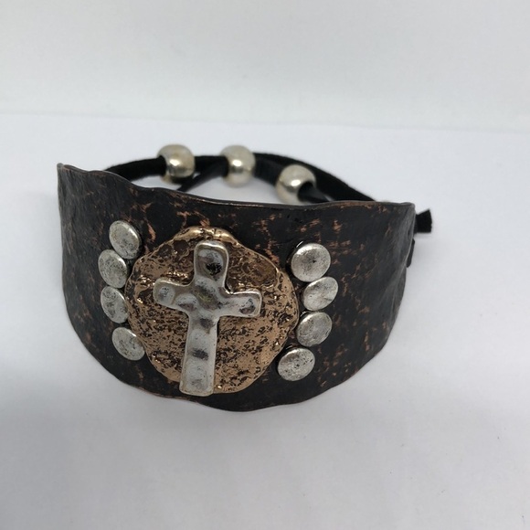 RUSTIC hammered western cross adjustable bracelet - Picture 1 of 4